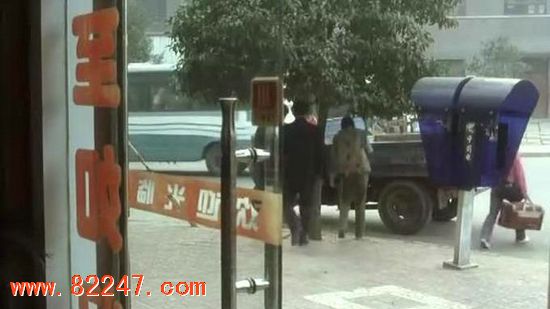 盲山：女大学生被拐深山后被糟蹋 场面脸红