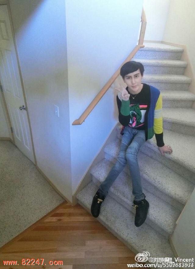 刘梓晨摊上大事 不雅视频疯转 蛇精男亚美只只拉低三观