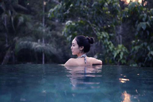 涉黄女主播被揭现场模拟性爱行为 禁止吃香蕉 ( 图) 涉黄女主播被揭现场模拟性爱行为 禁止吃香蕉 (图)