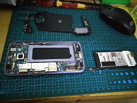 三星 s7/s7 edge 换电池图解 三星 s7/s7 edge 换电池图解