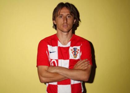 时尚专家点评世界杯球衣:尼日利亚受热捧 日本像武士铠甲 时尚专家点评世界杯球衣:尼日利亚受热捧 日本像武士铠甲