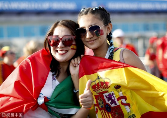 策划 - 世界杯第 2 日美女球迷来袭