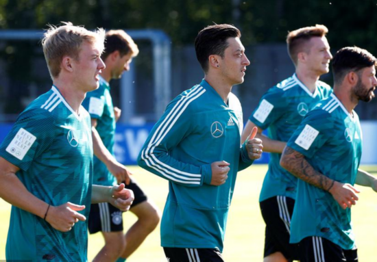 世界杯最恐怖 boss 来袭！最强中轴线 + 完美整体